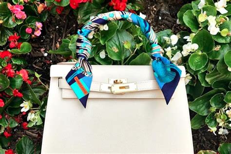 hermes bag scarf handle|how to wear hermes twilly.